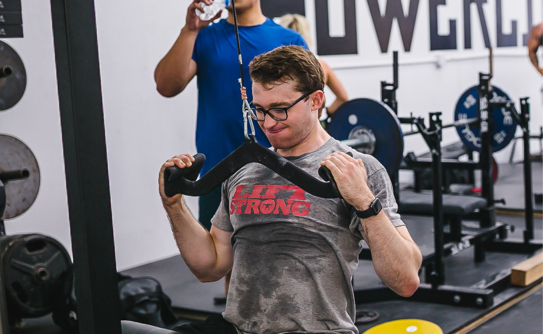 Mengenal Aksesori Mesin Lat Pulldown untuk Hasil yang Lebih Baik